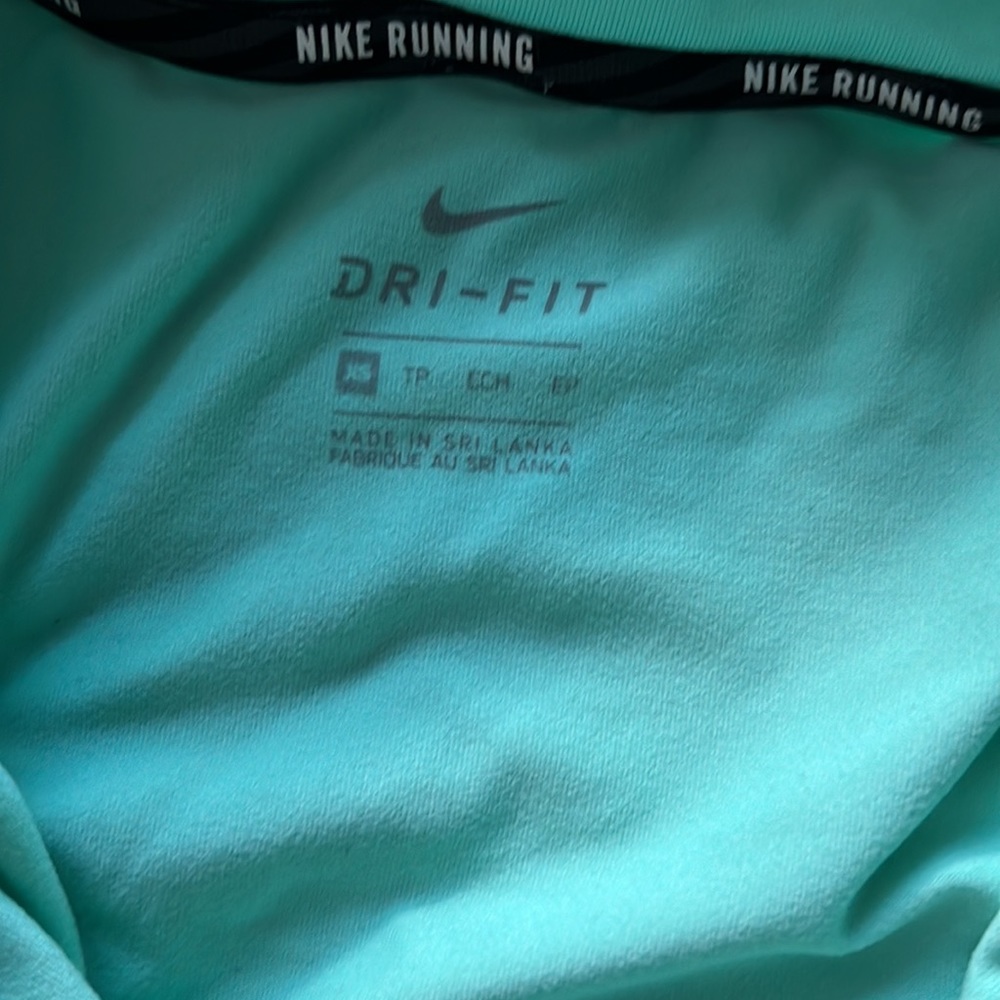 Nike - Picture 3 of 5